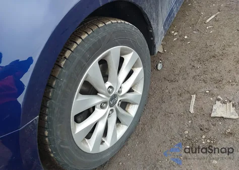 2018 Kia Optima Lx z USA, uszkodzony, nr VIN 5XXGT4L34JG262039